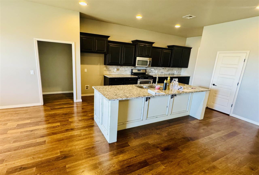 4 Bedrooms Bedrooms, ,3 BathroomsBathrooms,Residential,Single Family,Sawgrass,1,132266