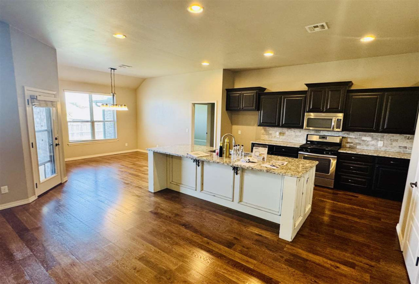 4 Bedrooms Bedrooms, ,3 BathroomsBathrooms,Residential,Single Family,Sawgrass,1,132266