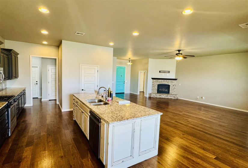 4 Bedrooms Bedrooms, ,3 BathroomsBathrooms,Residential,Single Family,Sawgrass,1,132266