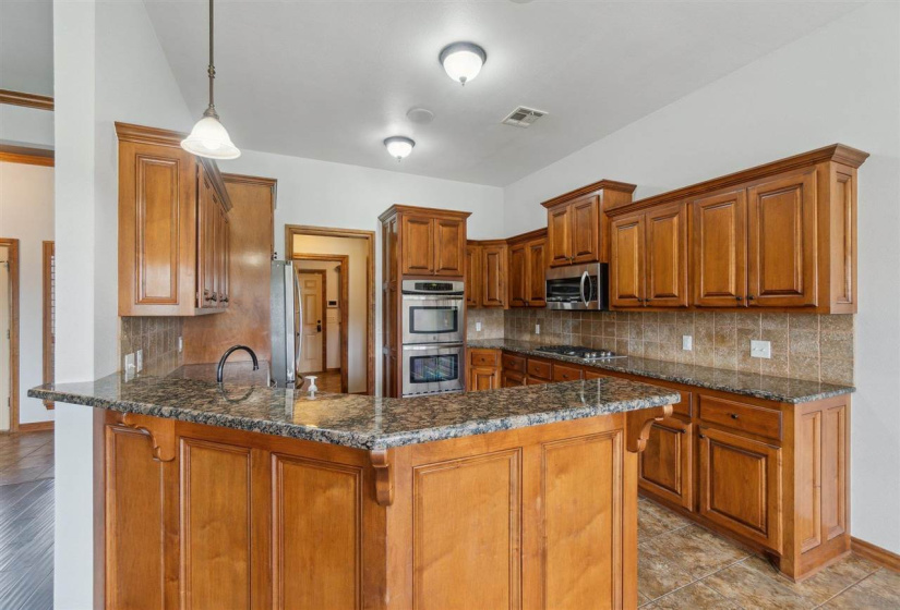 3 Bedrooms Bedrooms, ,2 BathroomsBathrooms,Residential,Single Family,Country Club,1,132268