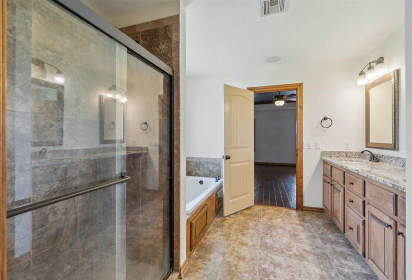 3 Bedrooms Bedrooms, ,2 BathroomsBathrooms,Residential,Single Family,Country Club,1,132268