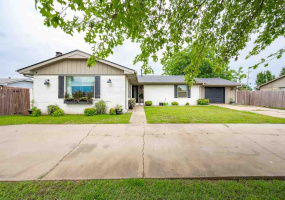 3 Bedrooms Bedrooms, ,1 BathroomBathrooms,Residential,Single Family,Pecan,1,132269