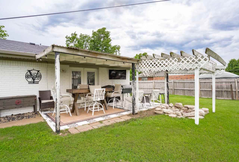 3 Bedrooms Bedrooms, ,1 BathroomBathrooms,Residential,Single Family,Pecan,1,132269