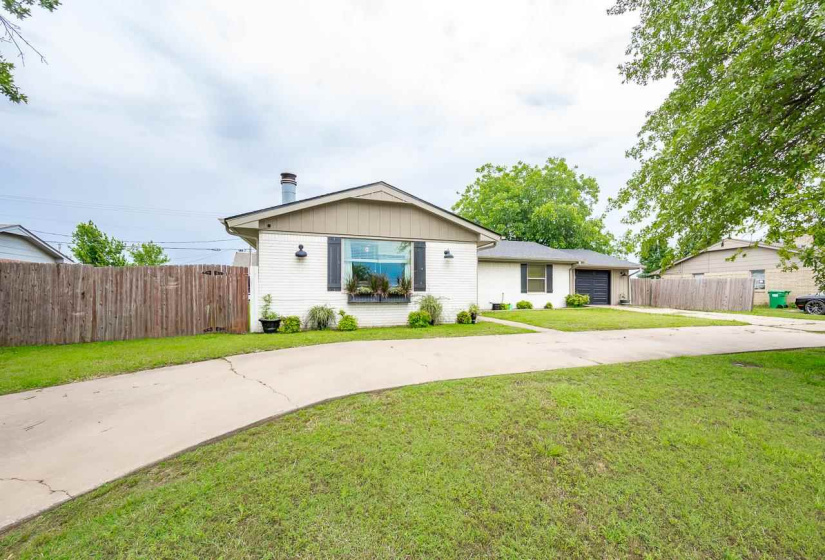 3 Bedrooms Bedrooms, ,1 BathroomBathrooms,Residential,Single Family,Pecan,1,132269
