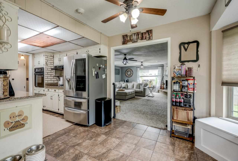 3 Bedrooms Bedrooms, ,1 BathroomBathrooms,Residential,Single Family,Pecan,1,132269