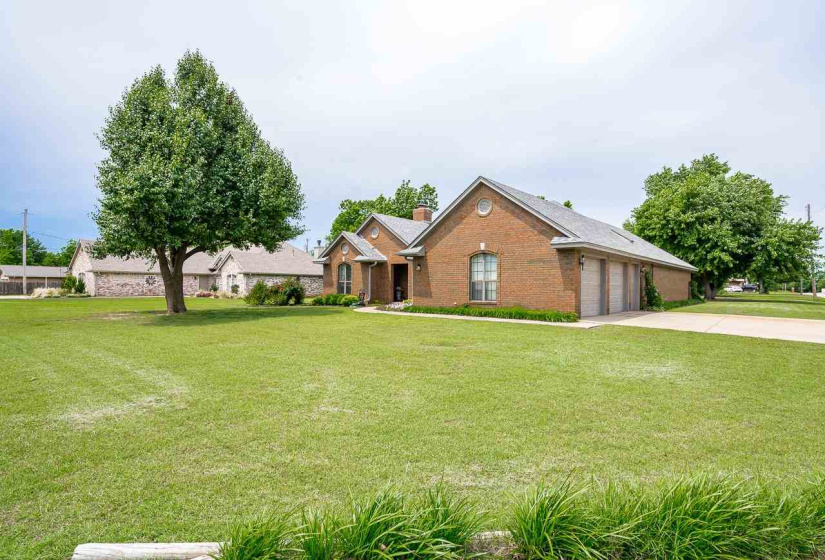 3 Bedrooms Bedrooms, ,2 BathroomsBathrooms,Residential,Single Family,9th,1,132270