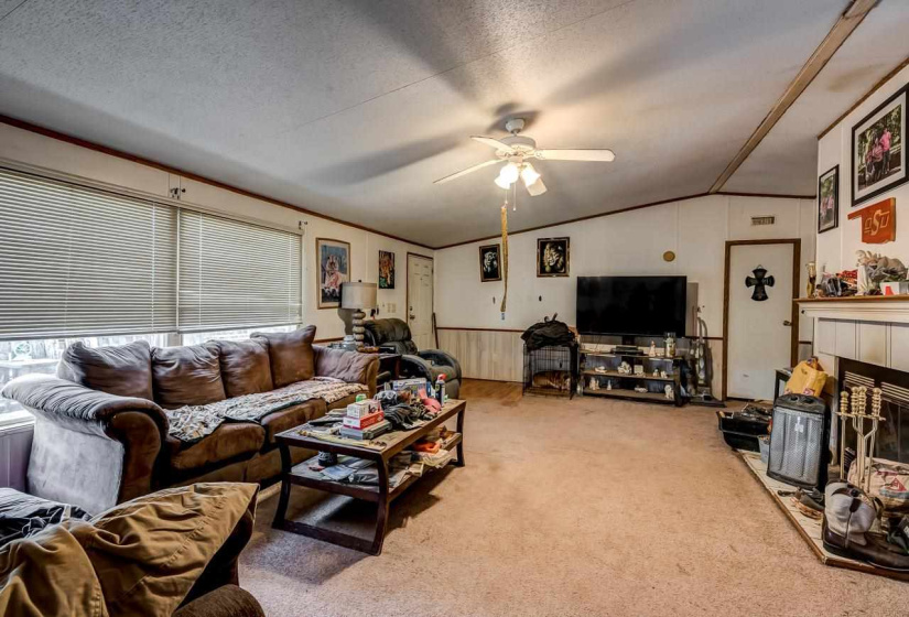 3 Bedrooms Bedrooms, ,2 BathroomsBathrooms,Residential,Single Family,Deer Creek,1,132031