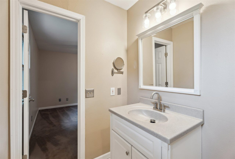 3 Bedrooms Bedrooms, ,2 BathroomsBathrooms,Residential,Single Family,Denver,1,132209
