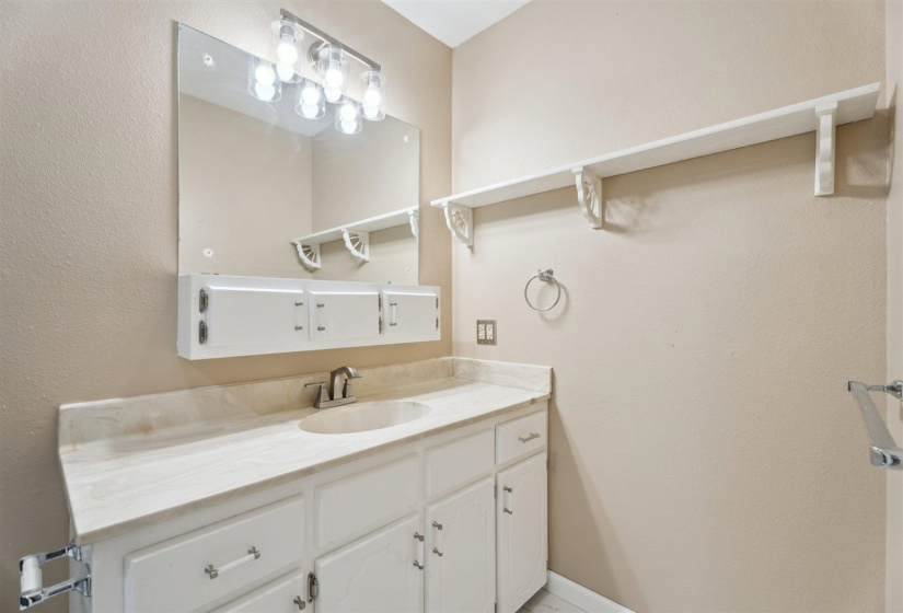 3 Bedrooms Bedrooms, ,2 BathroomsBathrooms,Residential,Single Family,Denver,1,132209