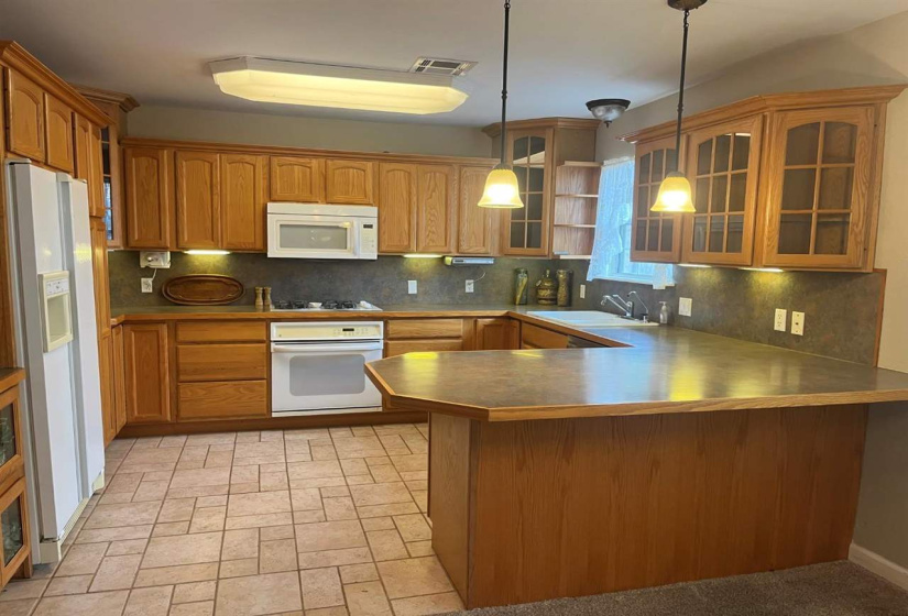 3 Bedrooms Bedrooms, ,2 BathroomsBathrooms,Residential,Single Family,14th,1,132275