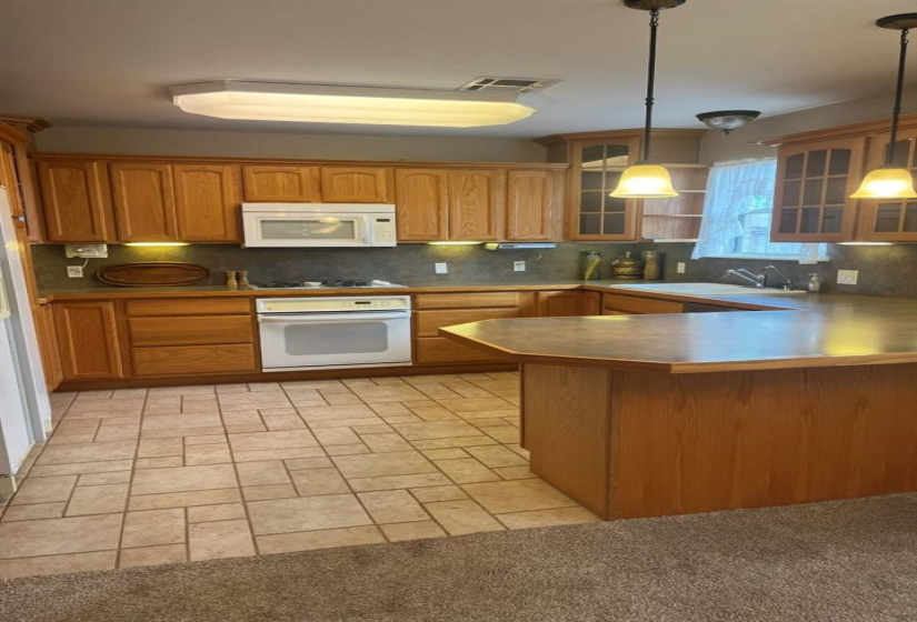 3 Bedrooms Bedrooms, ,2 BathroomsBathrooms,Residential,Single Family,14th,1,132275