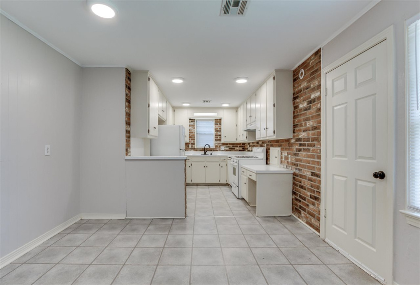 2 Bedrooms Bedrooms, 0 ,1 BathroomBathrooms,Residential,Single Family,Downing,1,132293