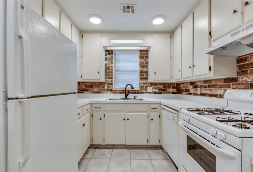 2 Bedrooms Bedrooms, 0 ,1 BathroomBathrooms,Residential,Single Family,Downing,1,132293