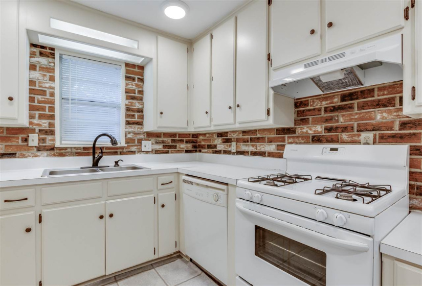2 Bedrooms Bedrooms, 0 ,1 BathroomBathrooms,Residential,Single Family,Downing,1,132293