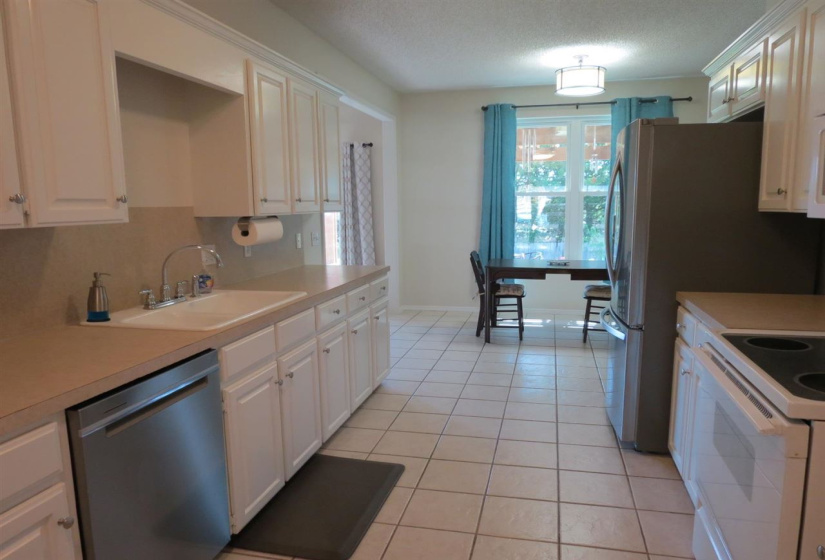 4 Bedrooms Bedrooms, 0 ,2 BathroomsBathrooms,Residential,Single Family,Celia,1,132294