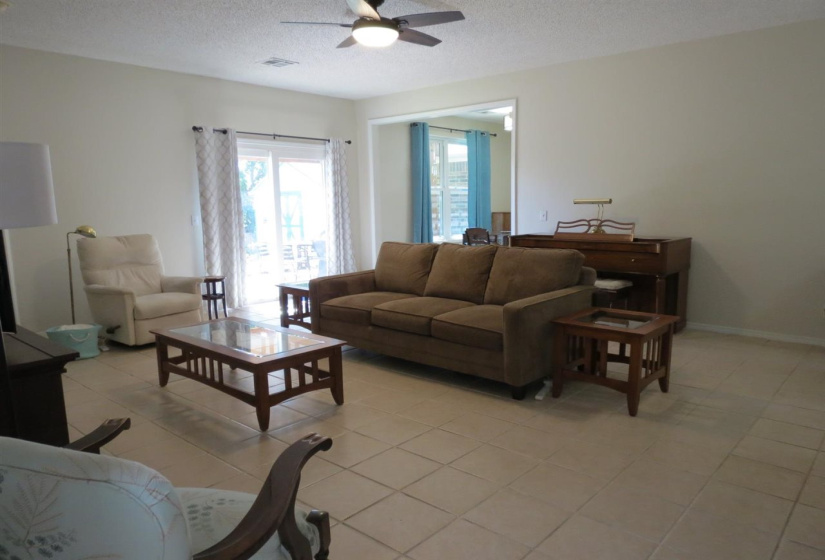 4 Bedrooms Bedrooms, 0 ,2 BathroomsBathrooms,Residential,Single Family,Celia,1,132294