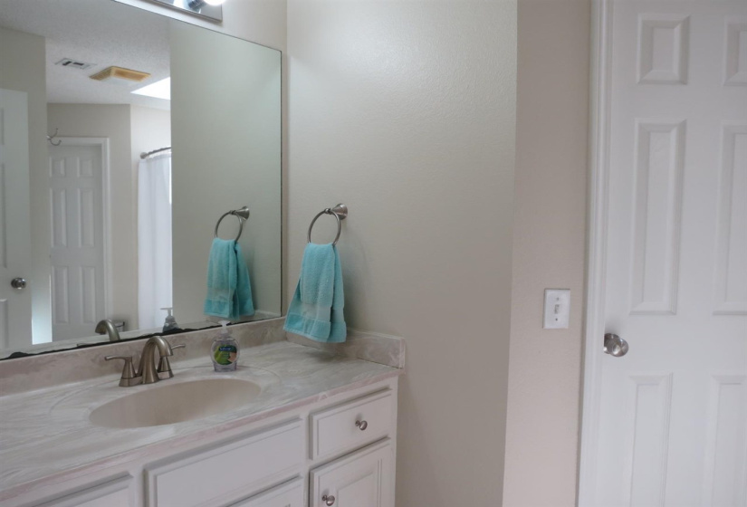 4 Bedrooms Bedrooms, 0 ,2 BathroomsBathrooms,Residential,Single Family,Celia,1,132294