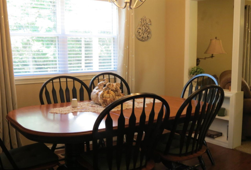 3 Bedrooms Bedrooms, 0 ,2 BathroomsBathrooms,Residential,Single Family,Lakeshore,2,132295