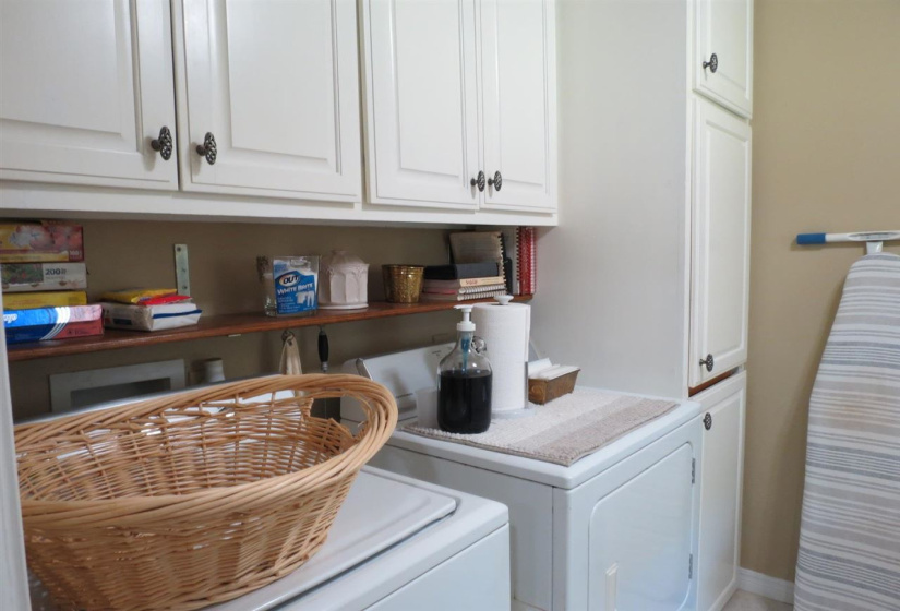 3 Bedrooms Bedrooms, 0 ,2 BathroomsBathrooms,Residential,Single Family,Lakeshore,2,132295