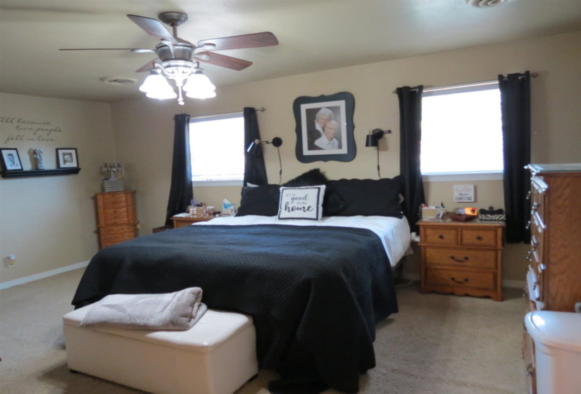 3 Bedrooms Bedrooms, 0 ,2 BathroomsBathrooms,Residential,Single Family,Lakeshore,2,132295