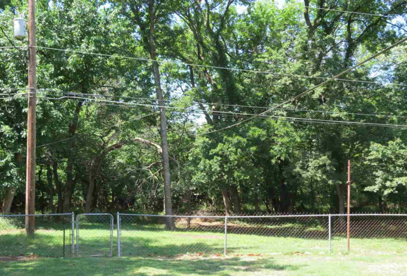 3 Bedrooms Bedrooms, 0 ,2 BathroomsBathrooms,Residential,Single Family,Lakeshore,2,132295