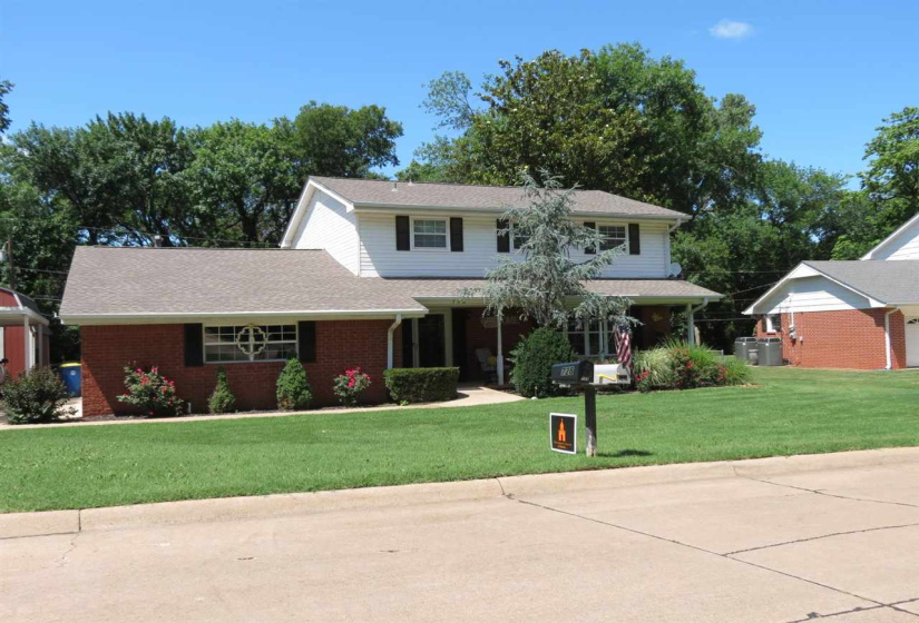 3 Bedrooms Bedrooms, 0 ,2 BathroomsBathrooms,Residential,Single Family,Lakeshore,2,132295
