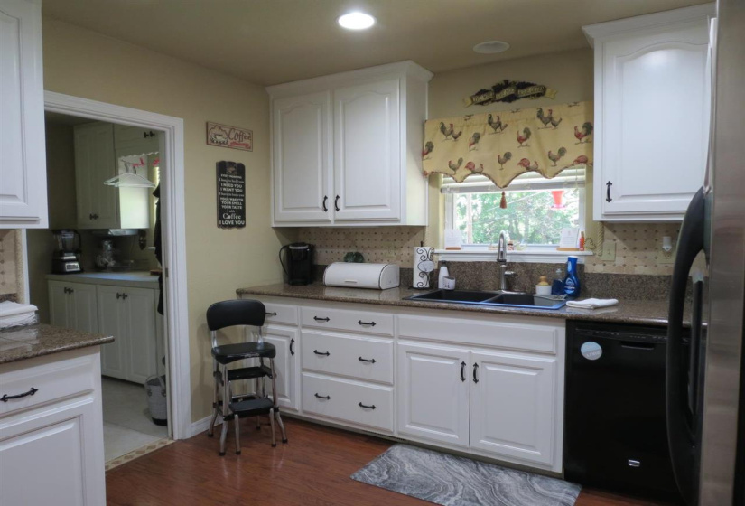 3 Bedrooms Bedrooms, 0 ,2 BathroomsBathrooms,Residential,Single Family,Lakeshore,2,132295