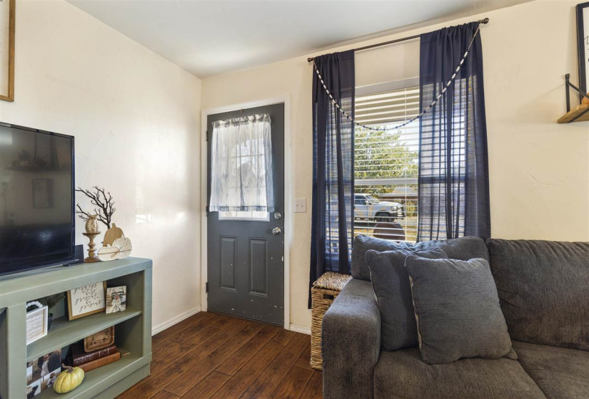 4 Bedrooms Bedrooms, 0 ,1 BathroomBathrooms,Residential,Single Family,Chatburn,1,132298