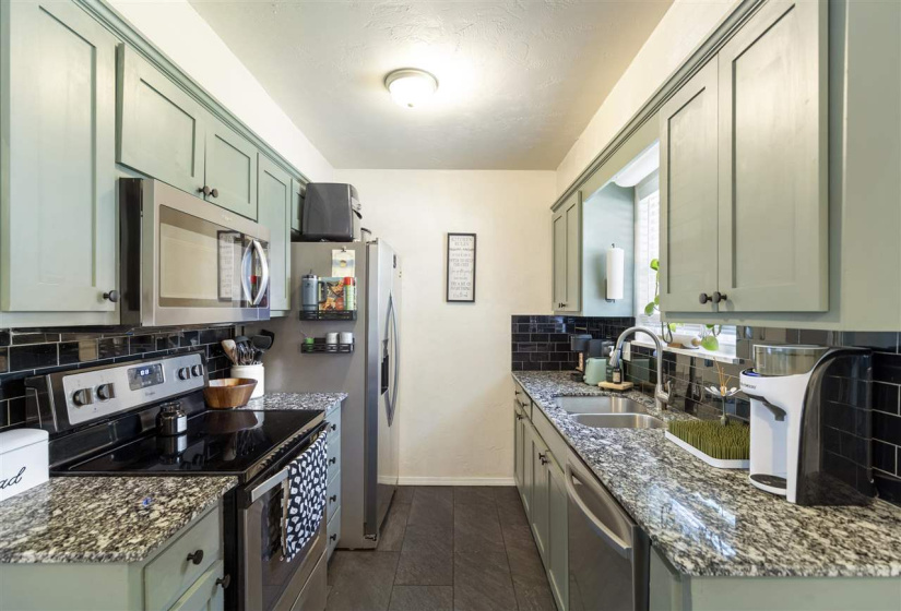 4 Bedrooms Bedrooms, 0 ,1 BathroomBathrooms,Residential,Single Family,Chatburn,1,132298