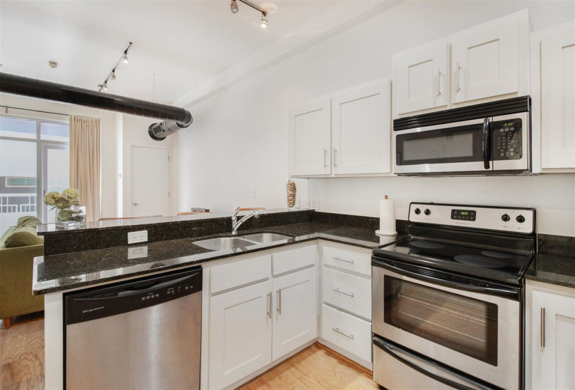 1 Bedroom Bedrooms, ,1 BathroomBathrooms,Residential,Condominium/townhouse,2nd,1,132307