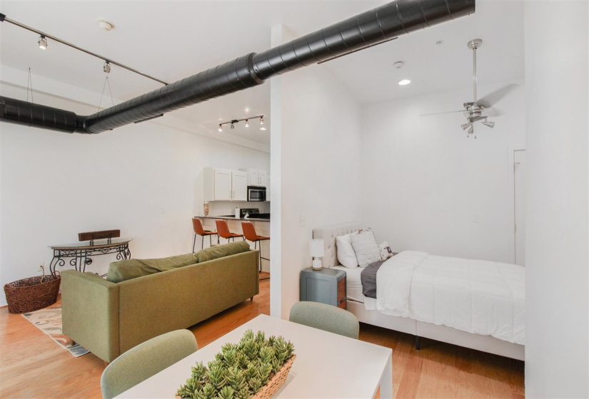 1 Bedroom Bedrooms, ,1 BathroomBathrooms,Residential,Condominium/townhouse,2nd,1,132307