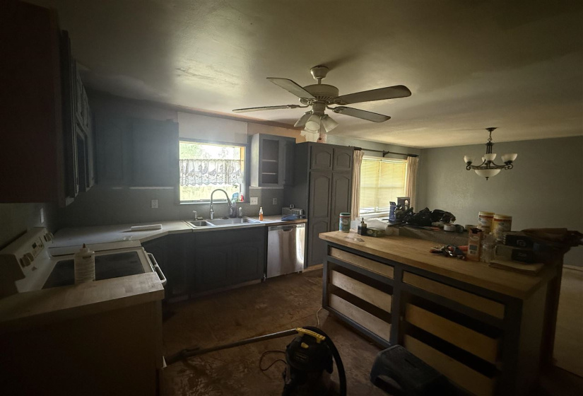 3 Bedrooms Bedrooms, ,2 BathroomsBathrooms,Residential,Single Family,1st,1,132312