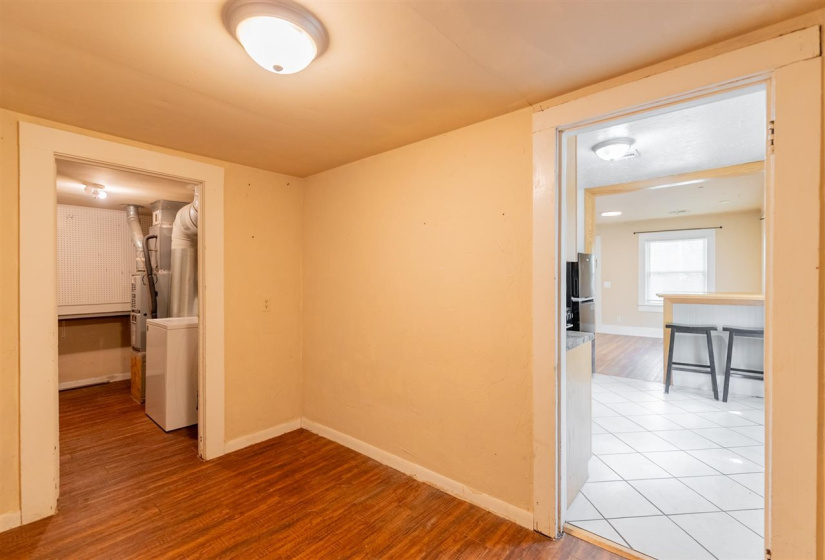 2 Bedrooms Bedrooms, ,1 BathroomBathrooms,Residential,Single Family,10th,1,132335