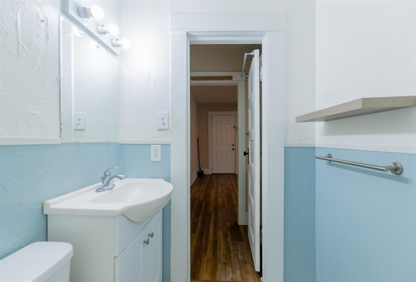 2 Bedrooms Bedrooms, ,1 BathroomBathrooms,Residential,Single Family,10th,1,132335