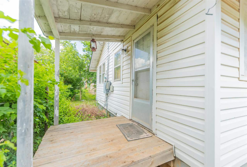 2 Bedrooms Bedrooms, ,1 BathroomBathrooms,Residential,Single Family,10th,1,132335