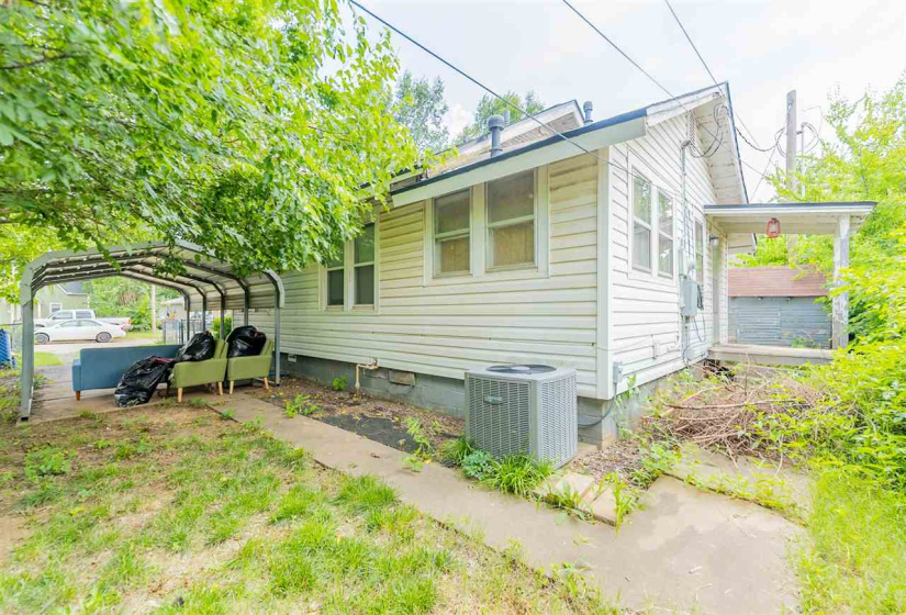 2 Bedrooms Bedrooms, ,1 BathroomBathrooms,Residential,Single Family,10th,1,132335