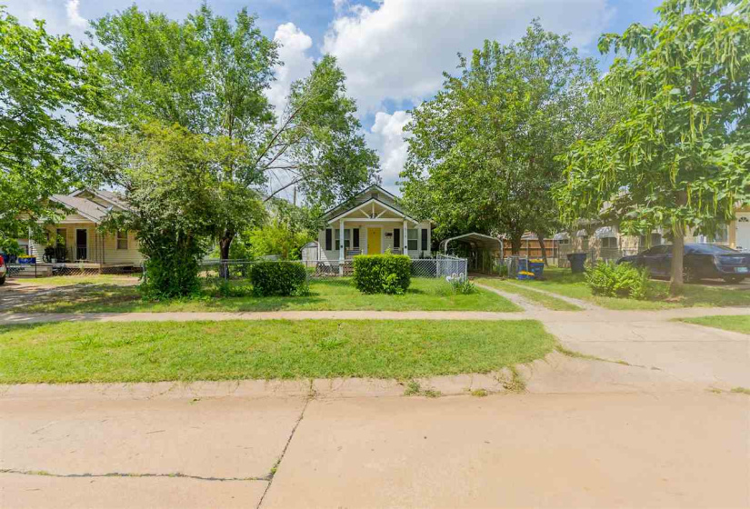 2 Bedrooms Bedrooms, ,1 BathroomBathrooms,Residential,Single Family,10th,1,132335
