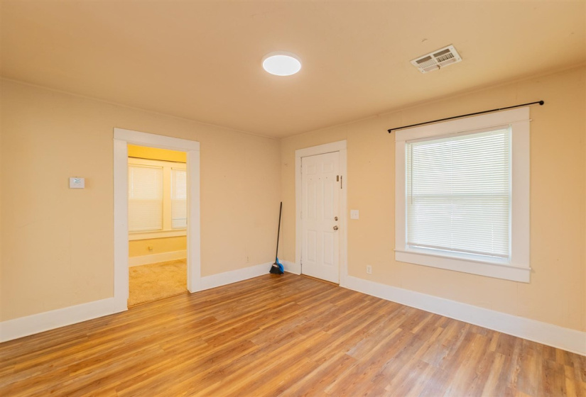 2 Bedrooms Bedrooms, ,1 BathroomBathrooms,Residential,Single Family,10th,1,132335