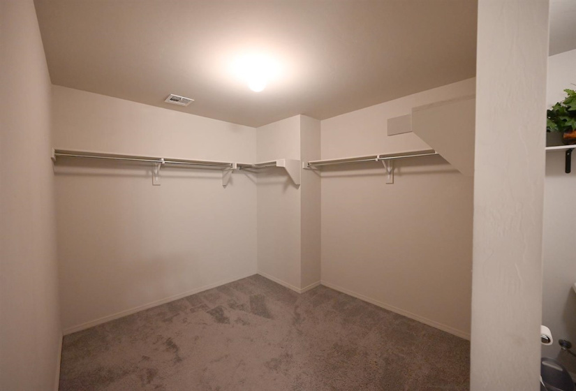 4 Bedrooms Bedrooms, ,2 BathroomsBathrooms,Residential,Single Family,Carnley,1,132351