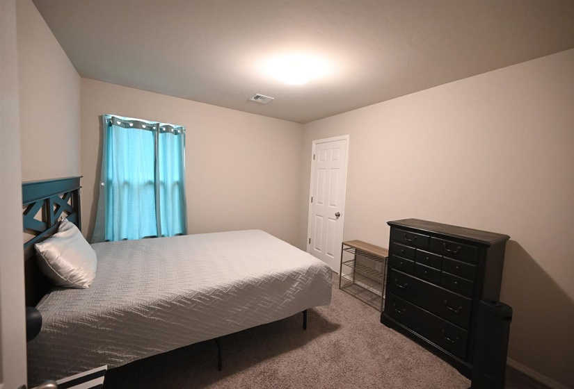 4 Bedrooms Bedrooms, ,2 BathroomsBathrooms,Residential,Single Family,Carnley,1,132351