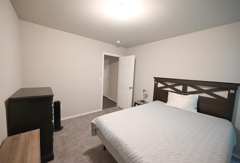 4 Bedrooms Bedrooms, ,2 BathroomsBathrooms,Residential,Single Family,Carnley,1,132351