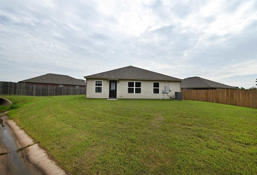 4 Bedrooms Bedrooms, ,2 BathroomsBathrooms,Residential,Single Family,Carnley,1,132351