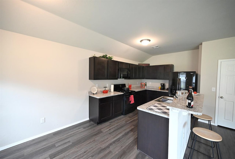 4 Bedrooms Bedrooms, ,2 BathroomsBathrooms,Residential,Single Family,Carnley,1,132351