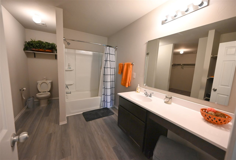 4 Bedrooms Bedrooms, ,2 BathroomsBathrooms,Residential,Single Family,Carnley,1,132351