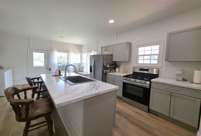 3 Bedrooms Bedrooms, ,1 BathroomBathrooms,Residential,Single Family,Burdick,1,132355