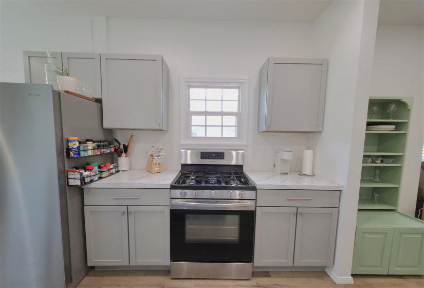 3 Bedrooms Bedrooms, ,1 BathroomBathrooms,Residential,Single Family,Burdick,1,132355