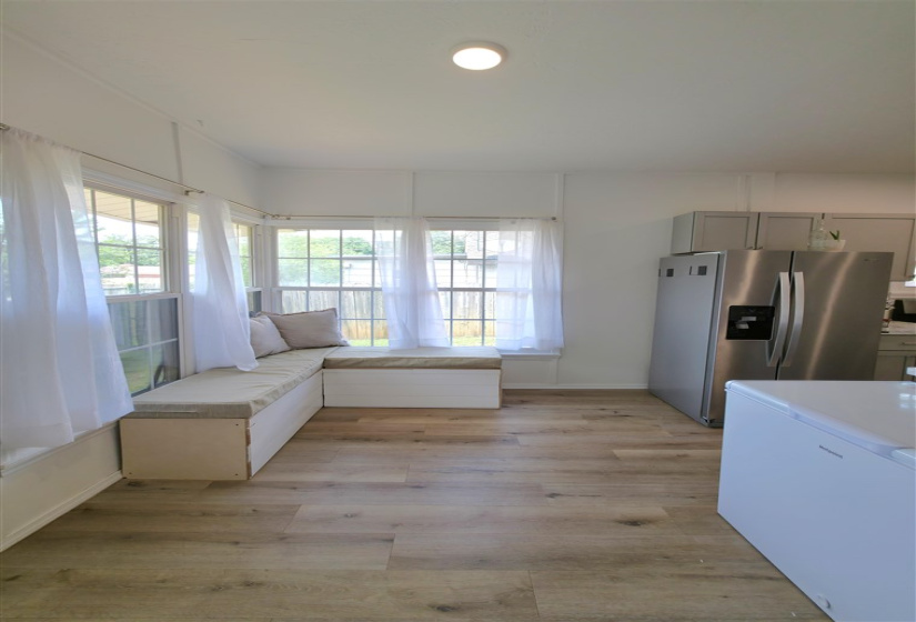 3 Bedrooms Bedrooms, ,1 BathroomBathrooms,Residential,Single Family,Burdick,1,132355