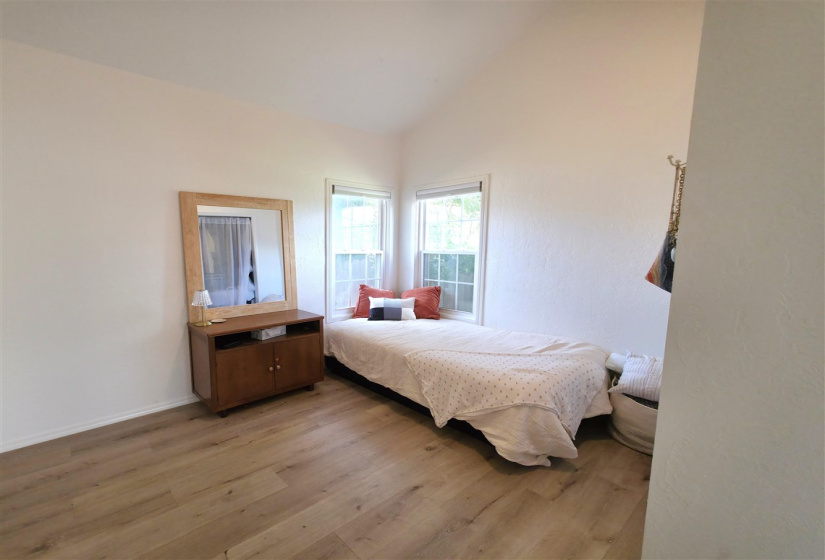3 Bedrooms Bedrooms, ,1 BathroomBathrooms,Residential,Single Family,Burdick,1,132355