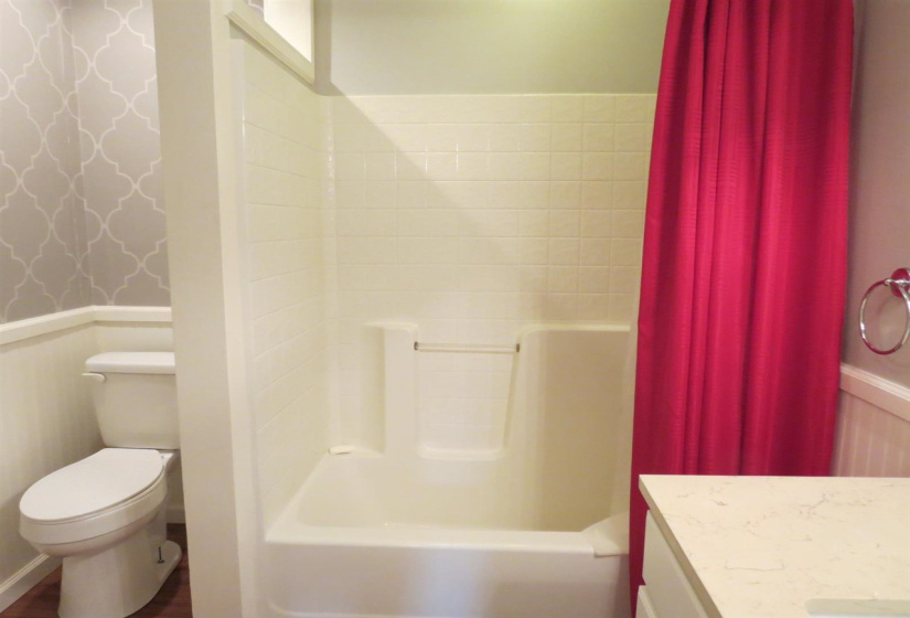 3 Bedrooms Bedrooms, ,2 BathroomsBathrooms,Residential,Single Family,14th,1,132356