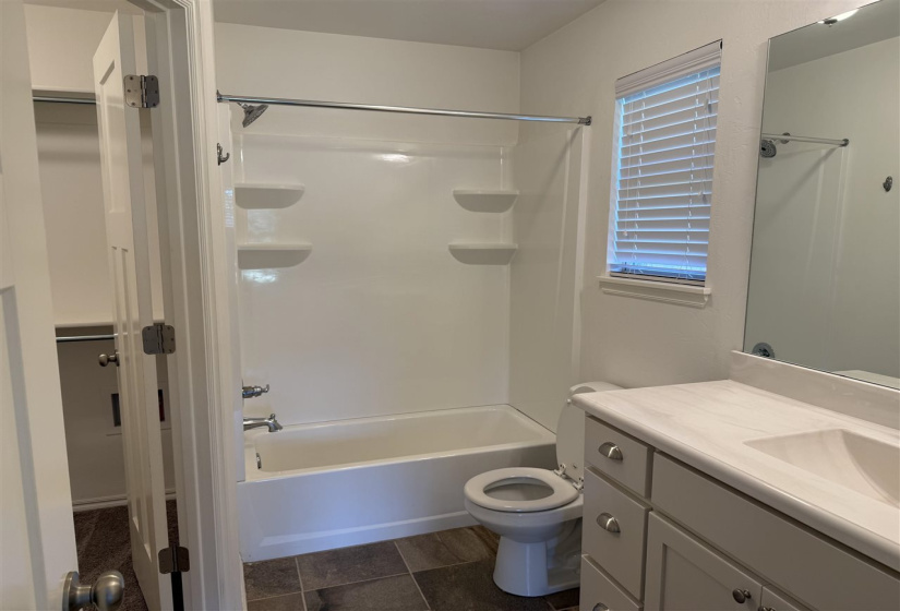 4 Bedrooms Bedrooms, 0 ,2 BathroomsBathrooms,Residential,Single Family,Landry,1,132358